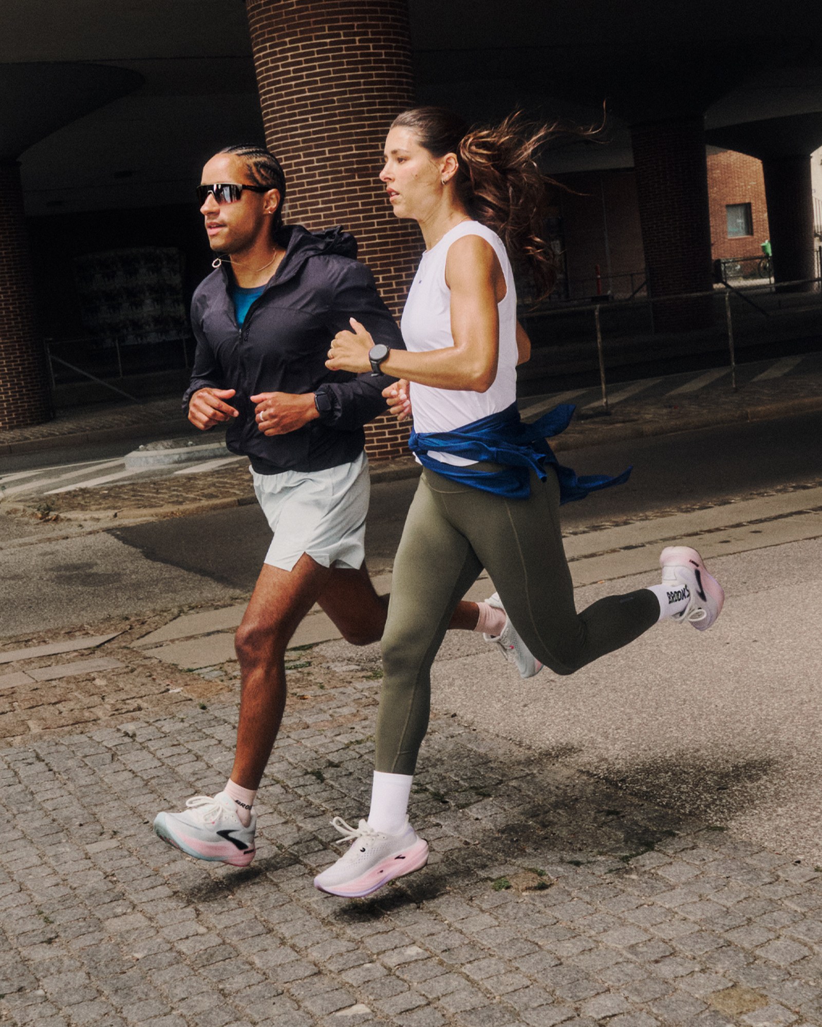 Två löpare på en lugn runda i Brooks Glycerin Max 3