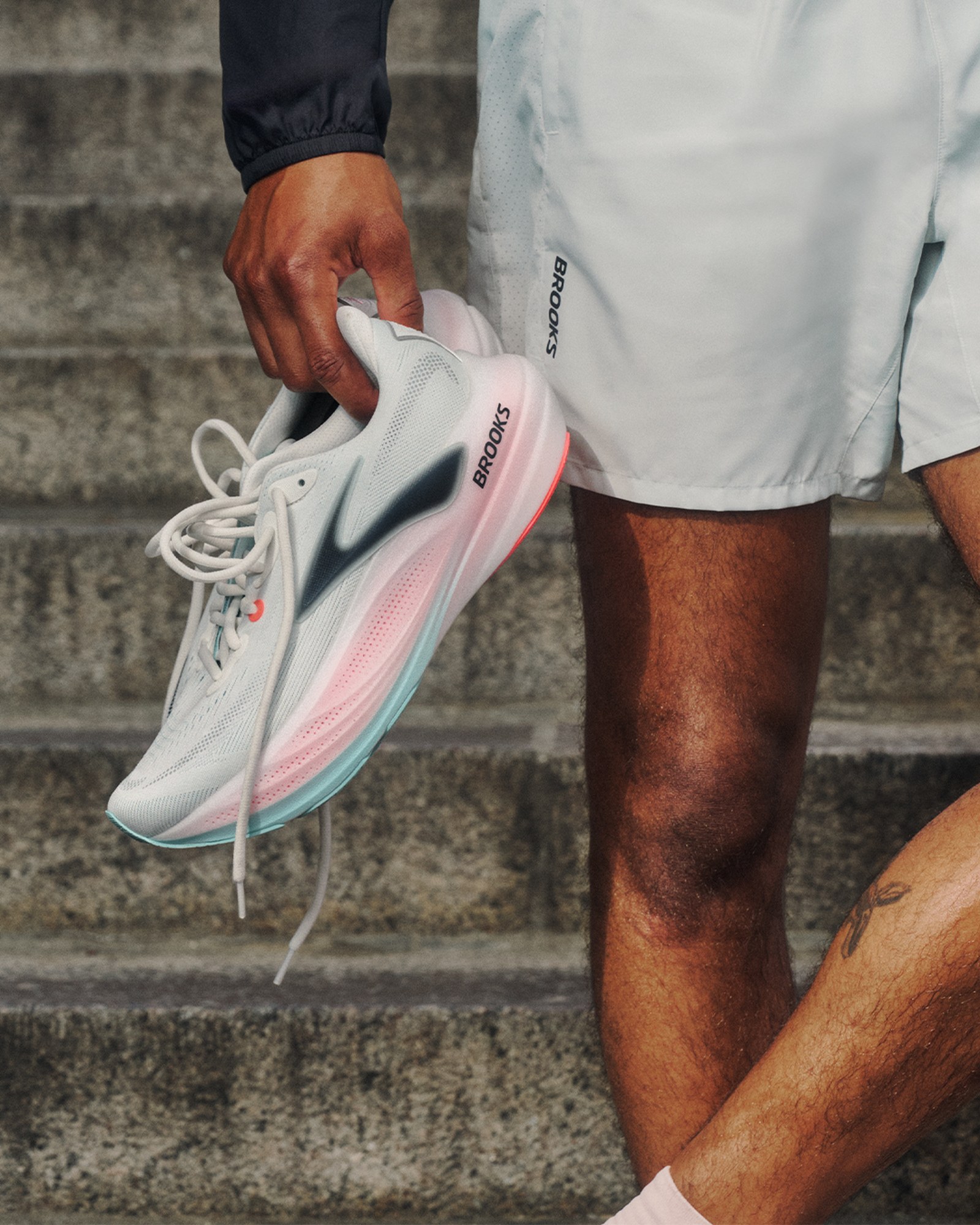 Brooks Glycerin Max 3 med ventilerande mesh, snörning och mjuk hälkrage