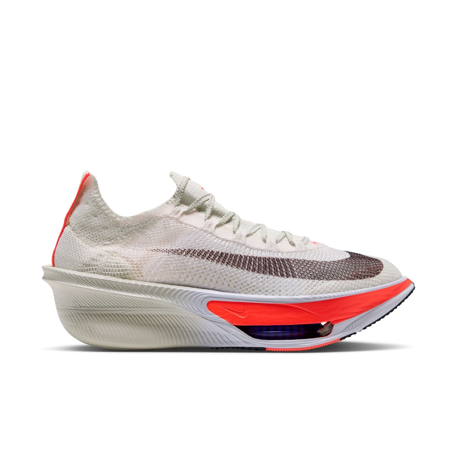 Nike Alphafly 4 Proto, sidovy med tån åt höger